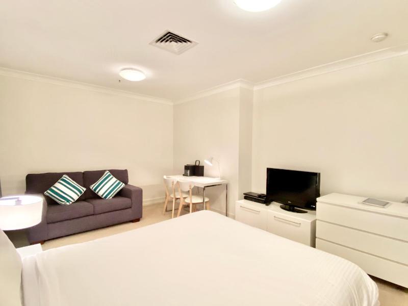 Basic Studio Apartment image 1