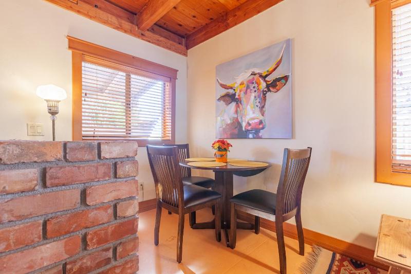Casita del Sol Charming Private Studio cabin - image 9