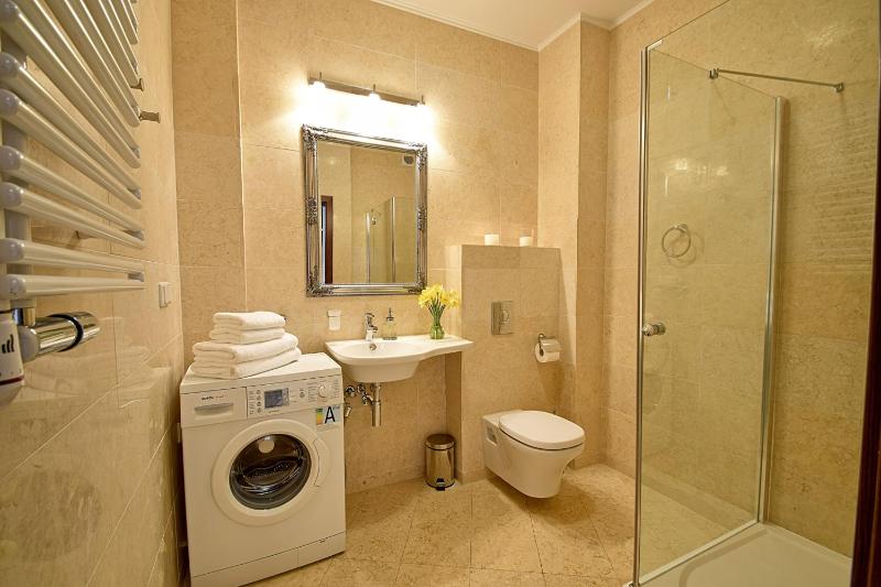 Private apartment Sulkowskiego - image 12
