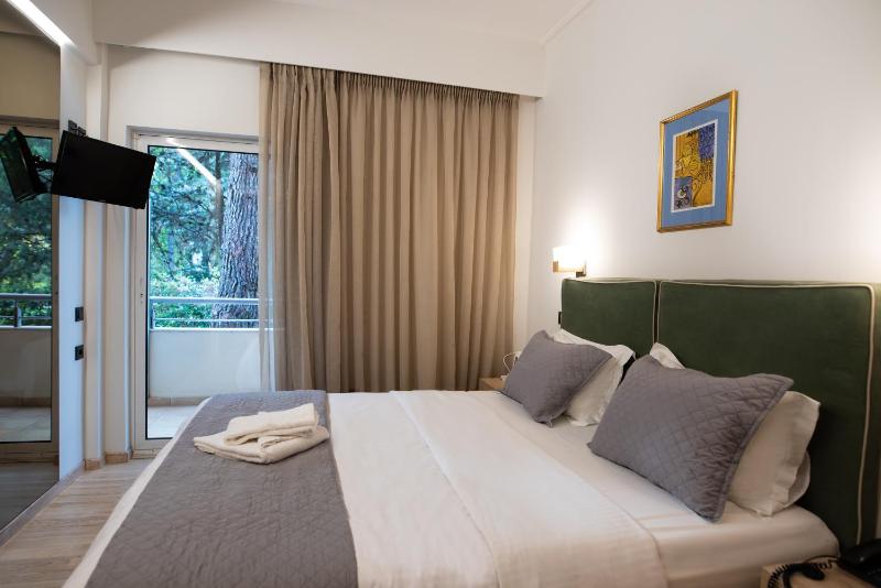 Superior Twin Room with Garden View image 2