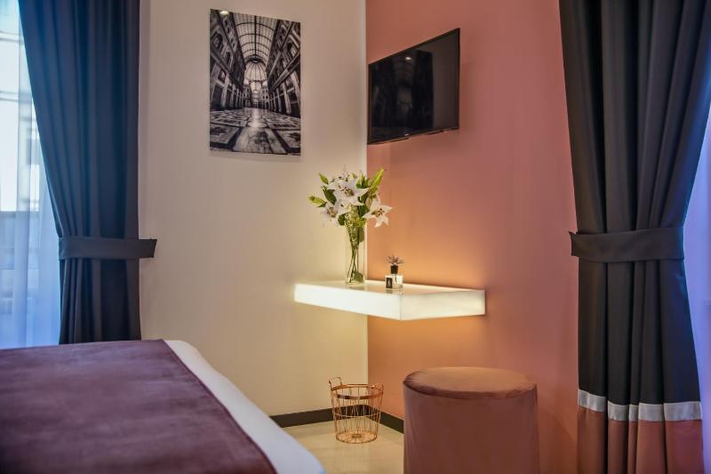 Superior Double Room image 3