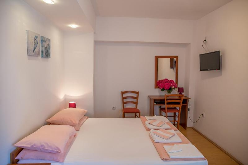 Budget Double Room image 1