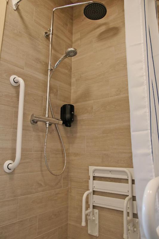 Double Room - Disability Access image 3
