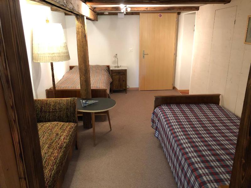 Triple Room with Shared Bathroom and garden view-Nostalgie image 3