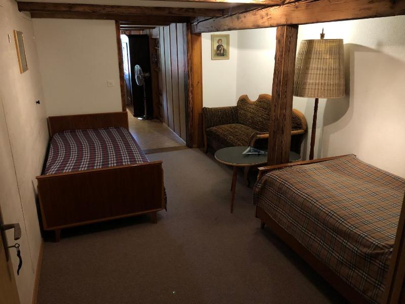 Triple Room with Shared Bathroom and garden view-Nostalgie image 4