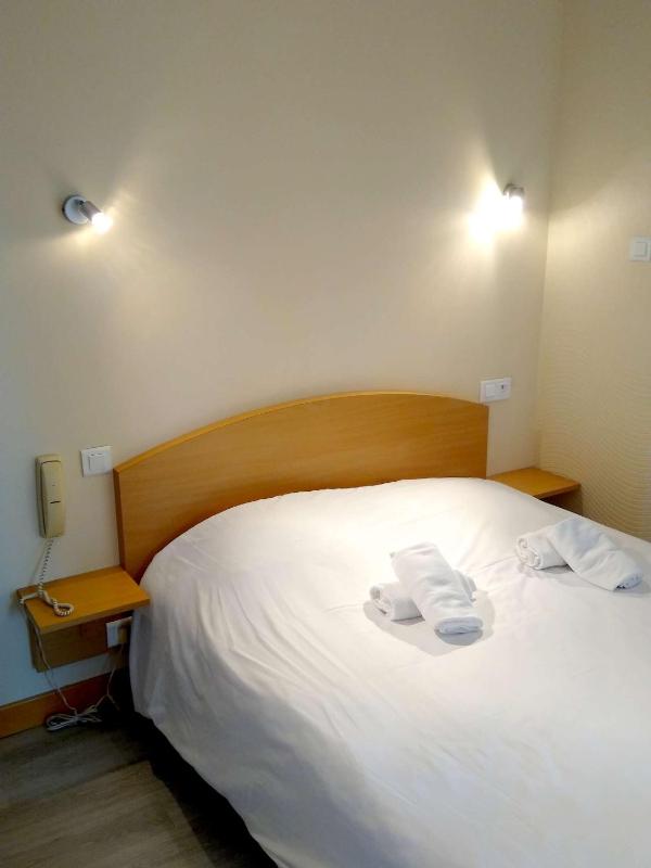 Double Room image 4