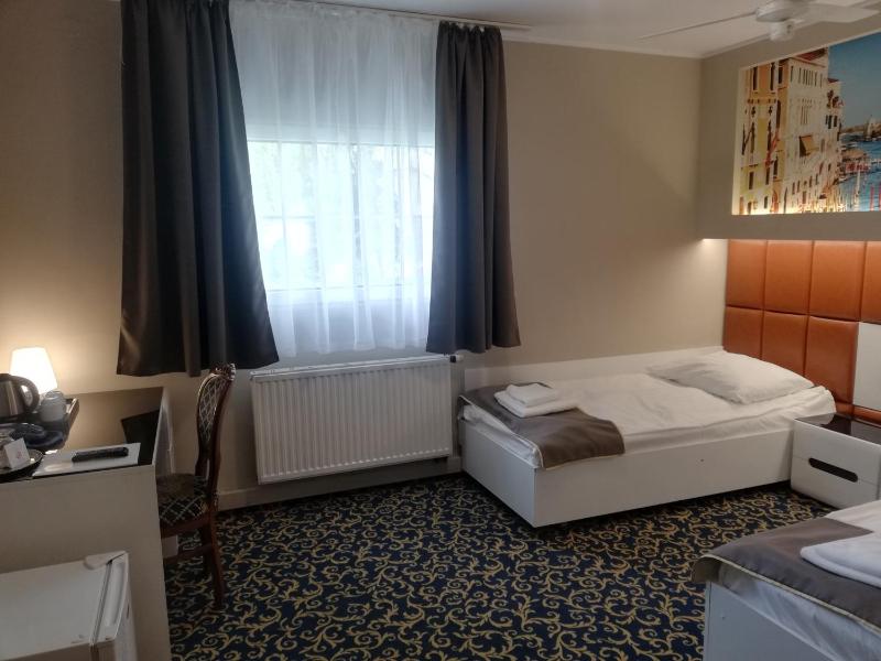 Deluxe Double Room image 2