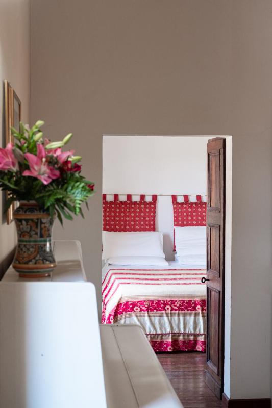 Deluxe Double Room image 1
