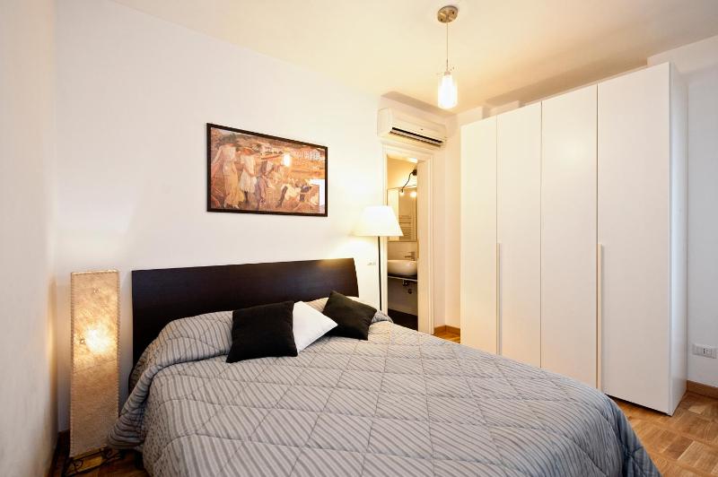 One-Bedroom Apartment  - Separate Building image 3