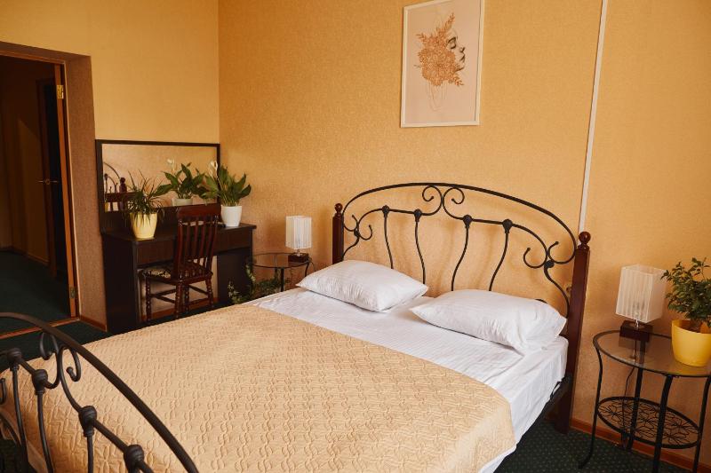 Deluxe Double Room image 3