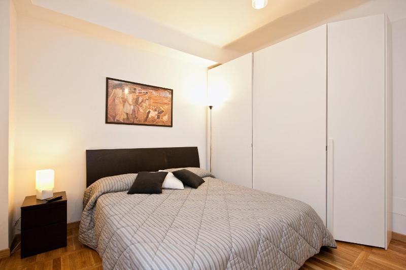Two-Bedroom Apartment (6 Adults) - Separate Building image 3