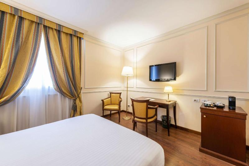 Superior Queen Room image 1