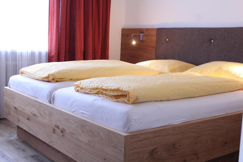 One-Bedroom Apartment image 2