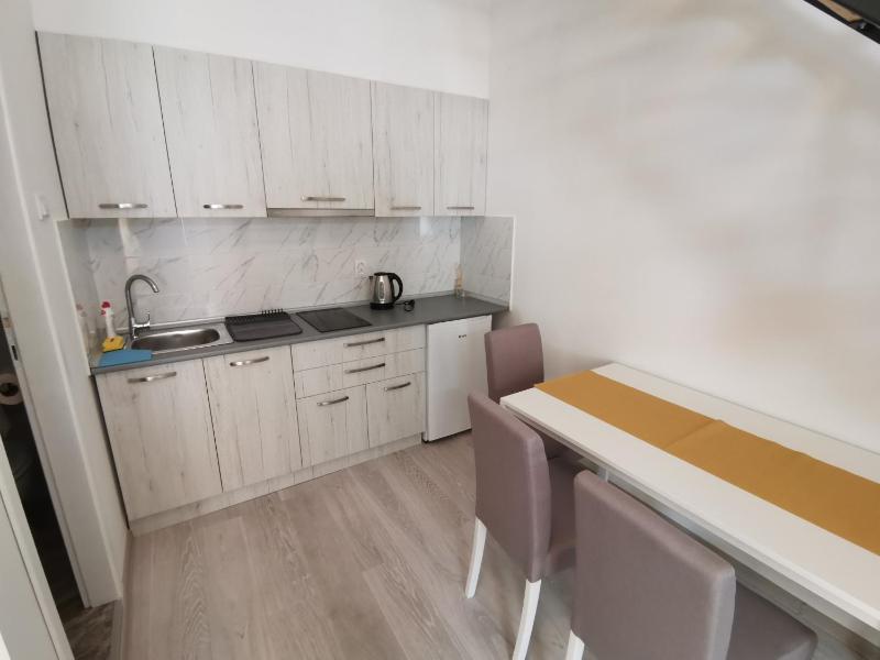 RIS CENTRAL Apartments - image 8
