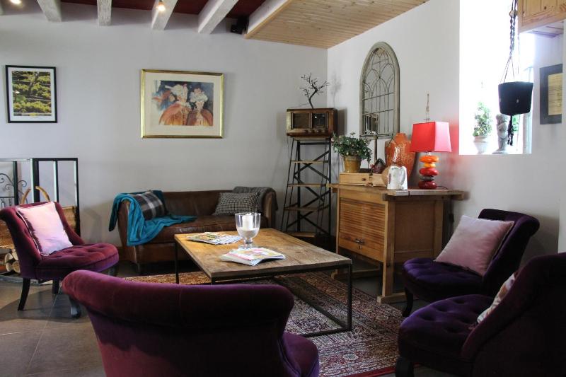 Standard Double Room image 3