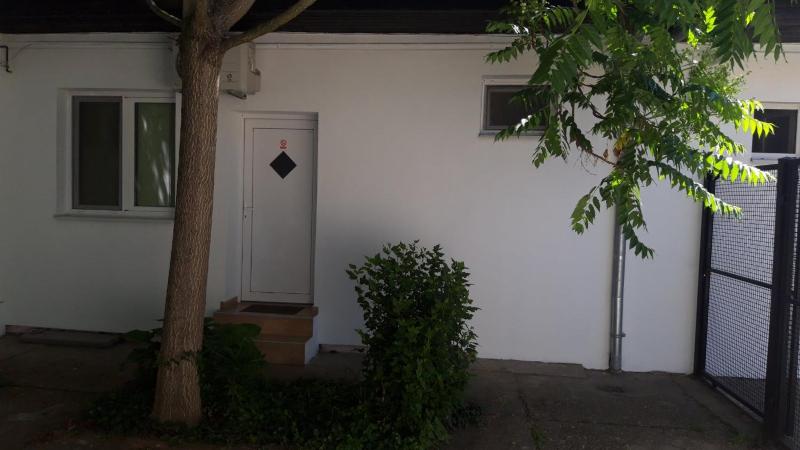 One-Bedroom Apartment image 4