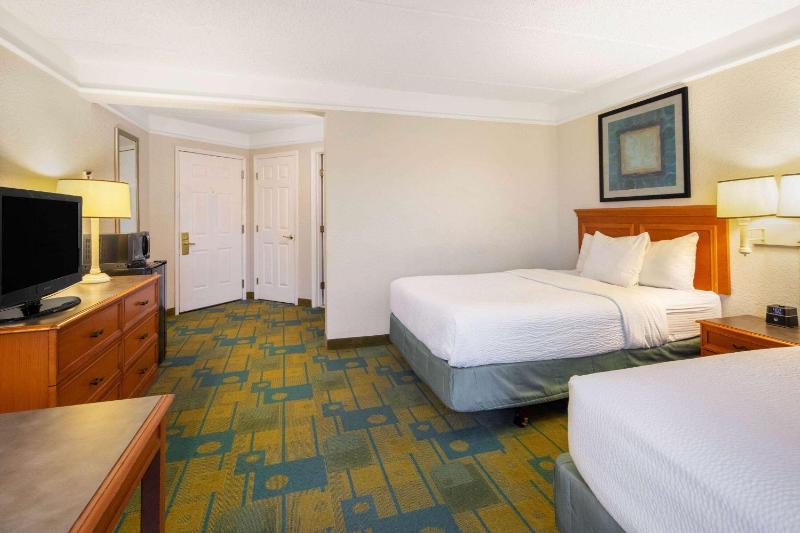 Double Room with Two Double Beds image 1