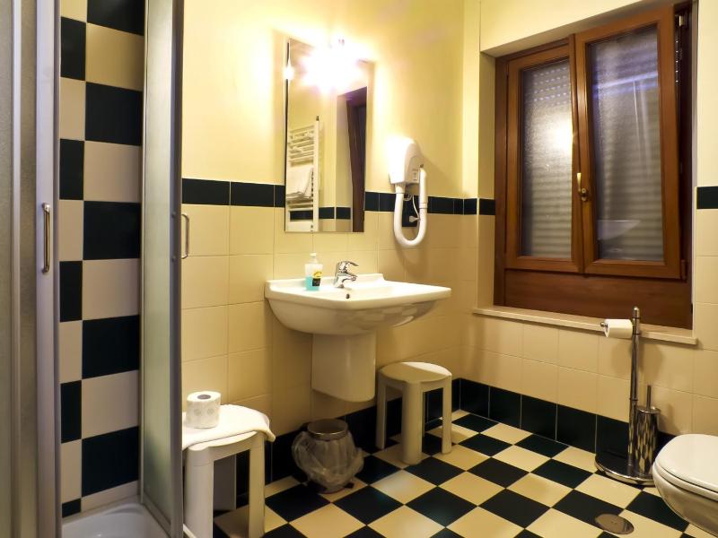 Double Room image 2