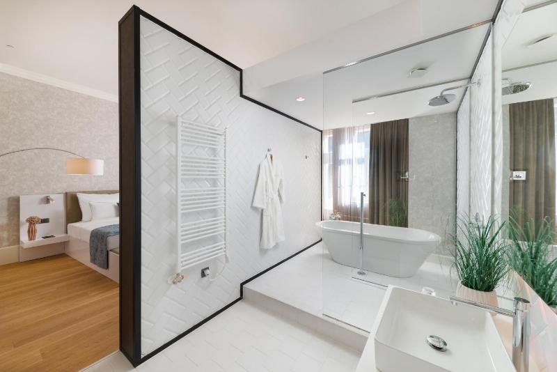 Presidential Suite with Danube view image 3