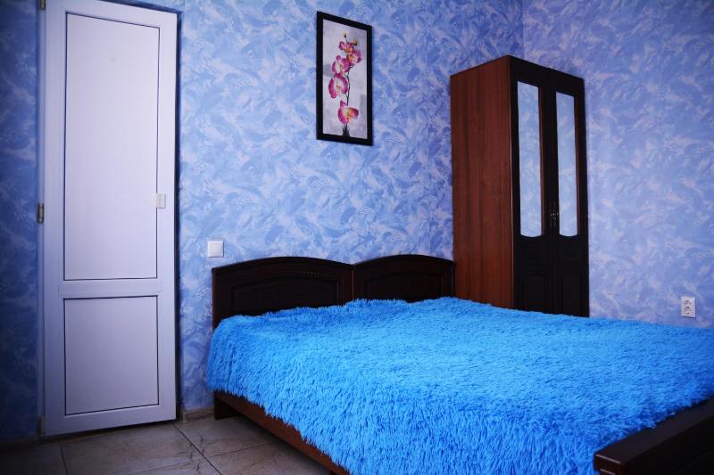 Large Double Room image 3