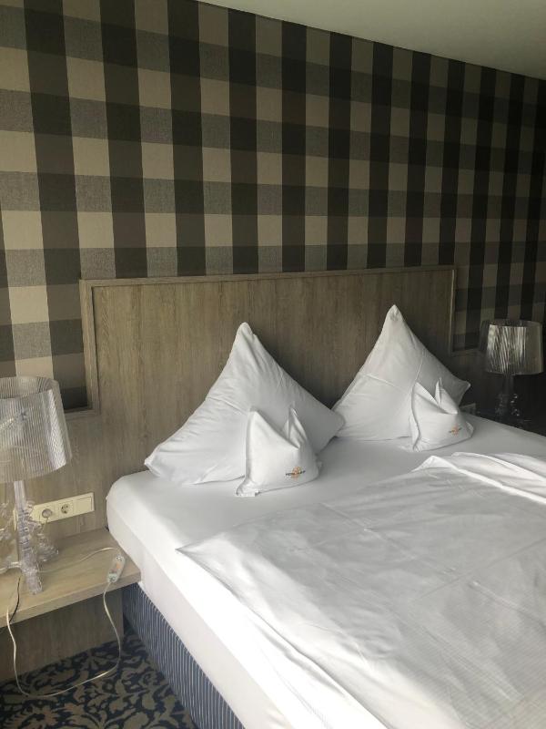 Double Room image 1