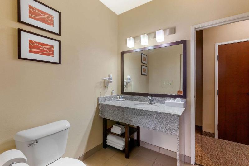 King Suite - Non-Smoking image 2