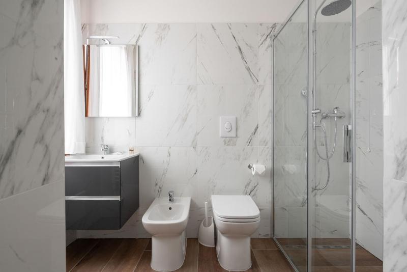 Deluxe Junior Suite with Canal View image 2