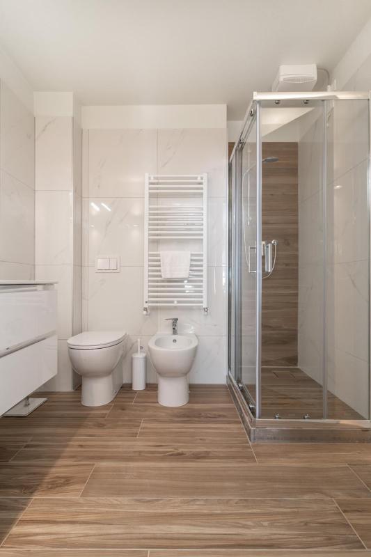 Deluxe Double Room with Balcony image 2