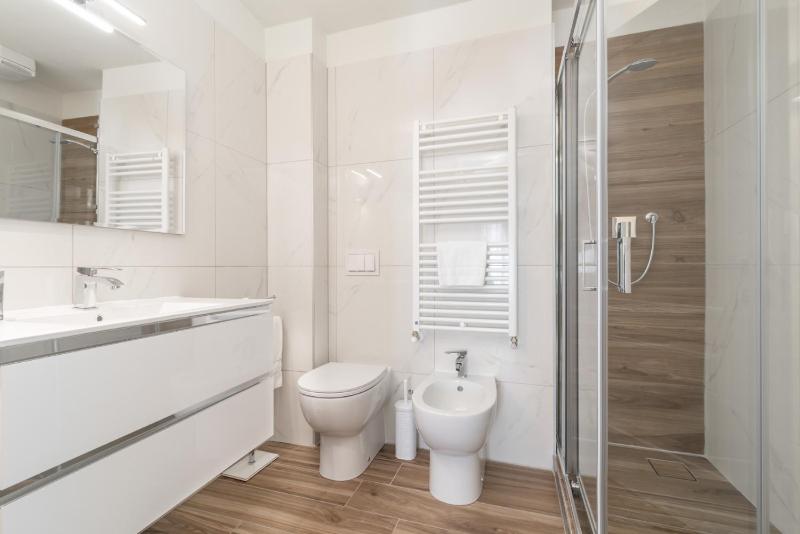 Deluxe Double Room with Balcony image 3