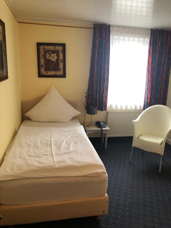 Single Room image 1
