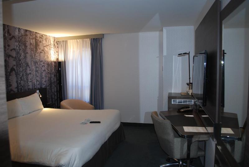 DoubleTree by Hilton Ottawa Downtown - image 7