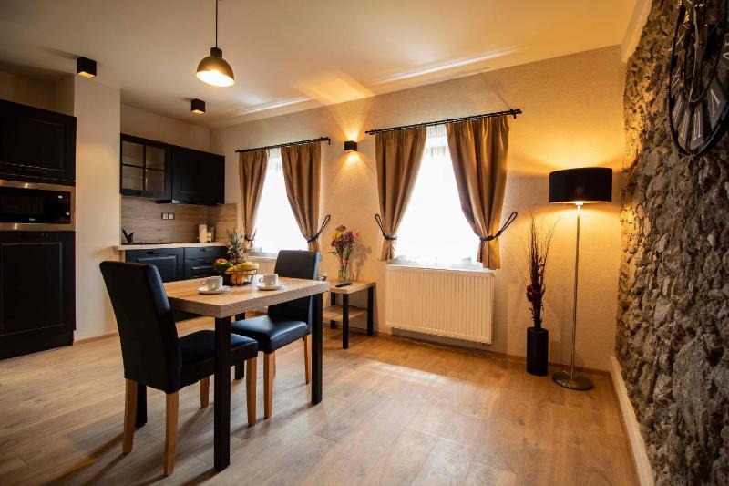 One-Bedroom Apartment image 2