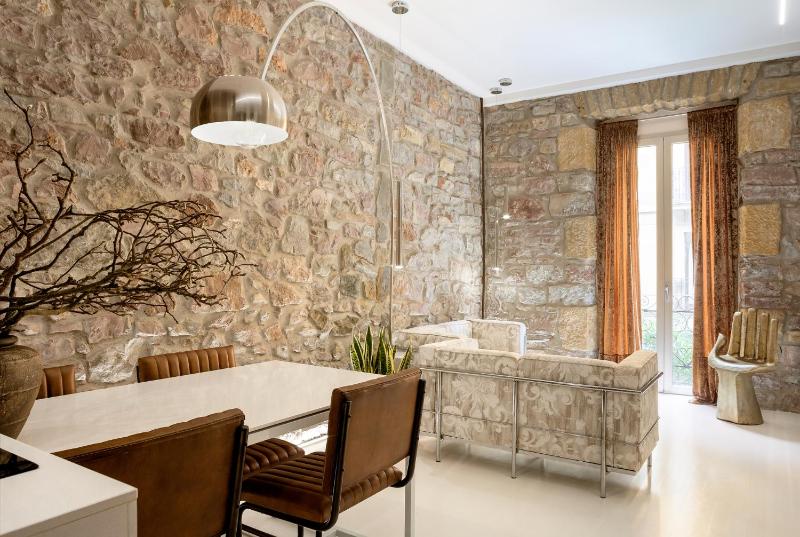 Spectacular by Sebastiana Group - image 1