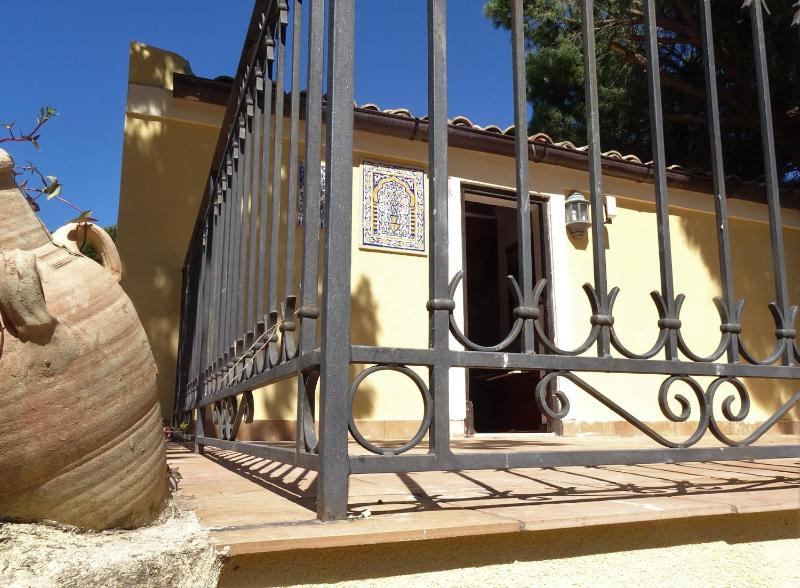 Double Room with Terrace image 4