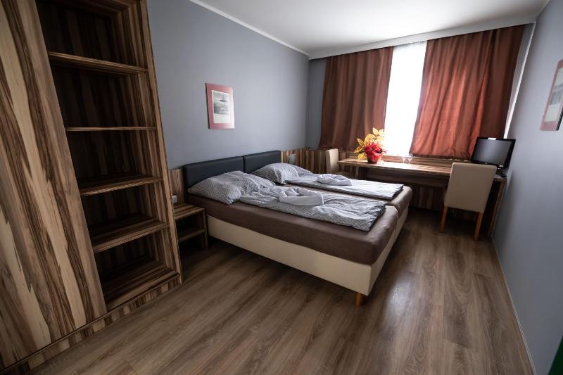 Standard Double Room image 1