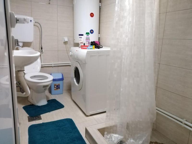 One-Bedroom Apartment image 1