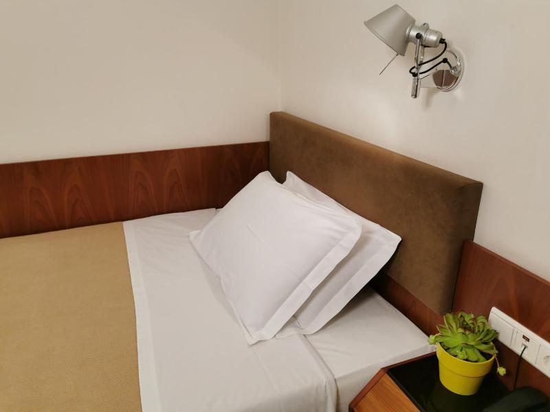 Superior Single Room image 3