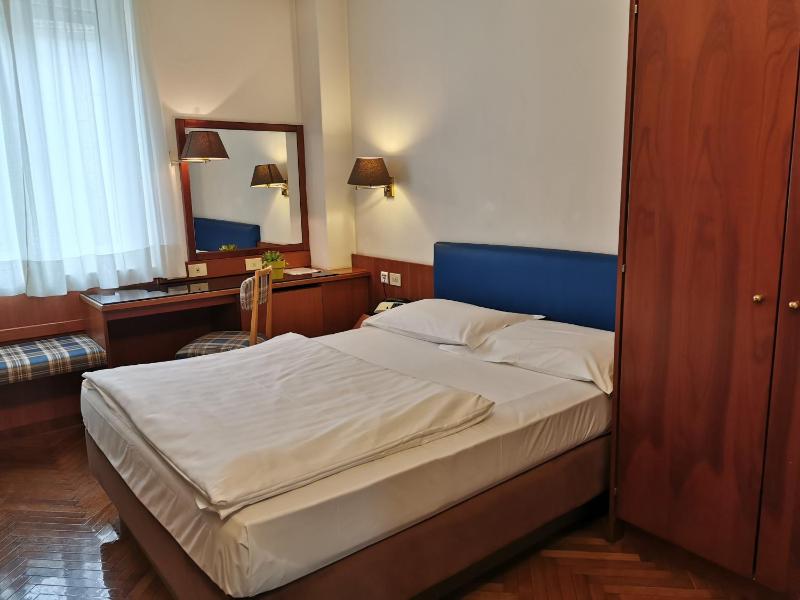 Superior Single Room image 4