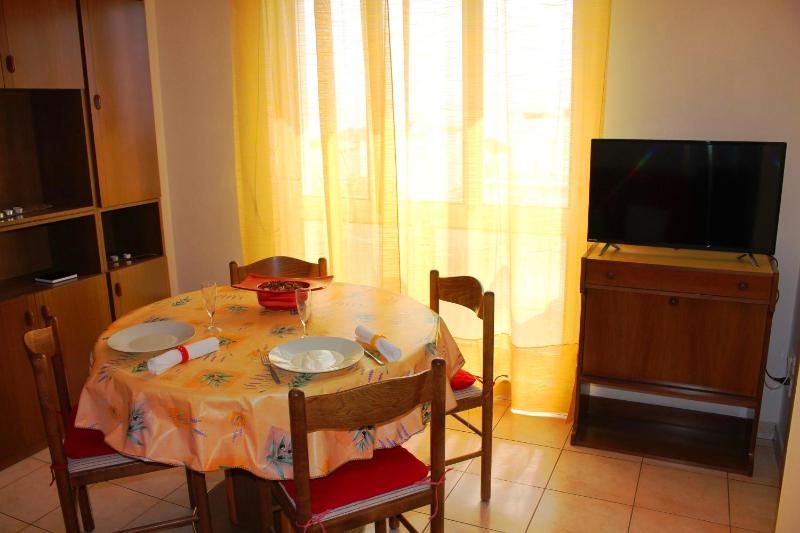 Cam Sea View Apartment - image 8