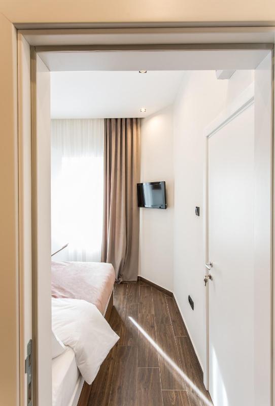 Economy Single Room image 2