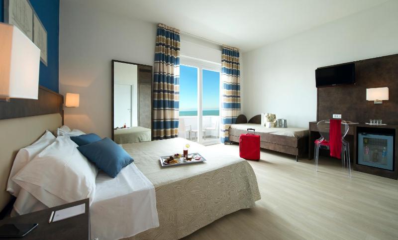 Family Room with Sea View image 4