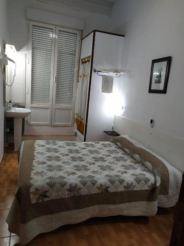 Hostal Miami - image 11