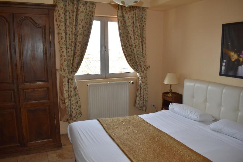 Double Room with Abbey View image 3