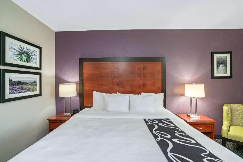 King Room image 4