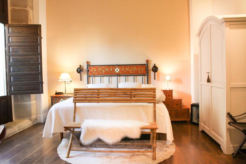Deluxe Double Room with Bath image 1