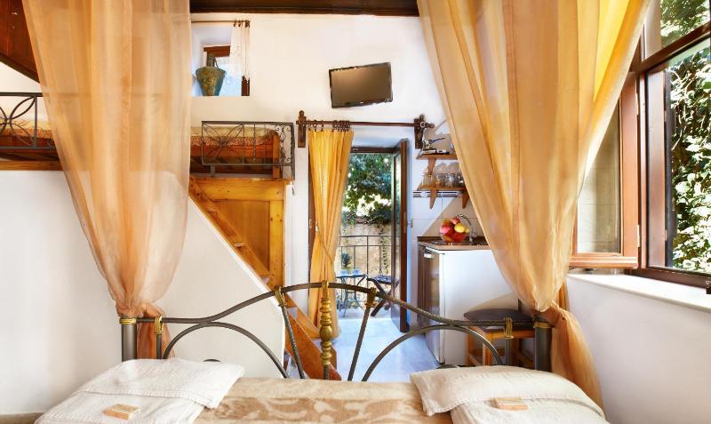 Archontiko Evgenia Studios & Suites Old Town Chania - image 9