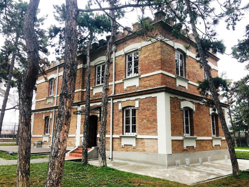 Studio Apartment image 4