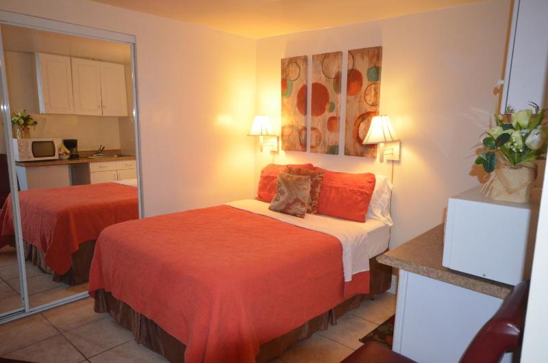 Double or Twin Room image 3
