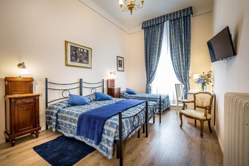 Triple Room image 3