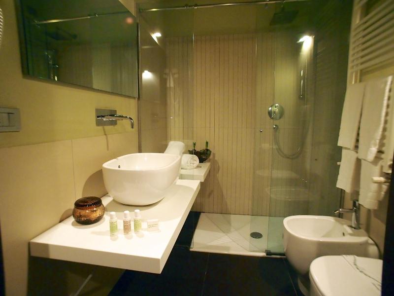 Superior One-Bedroom Apartment image 4